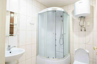 Гостиница Вятские улочки Киров Улучшенный семейный номер-11