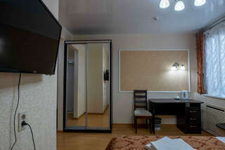 Гостиница Вятские улочки Киров Улучшенный семейный номер-3